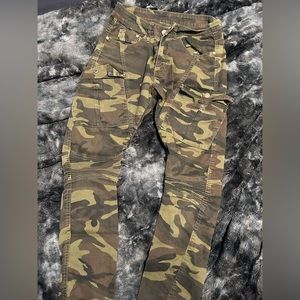 LOW RISE ARMY CAMO CARGO SKINNY JEAN SIZE S 27